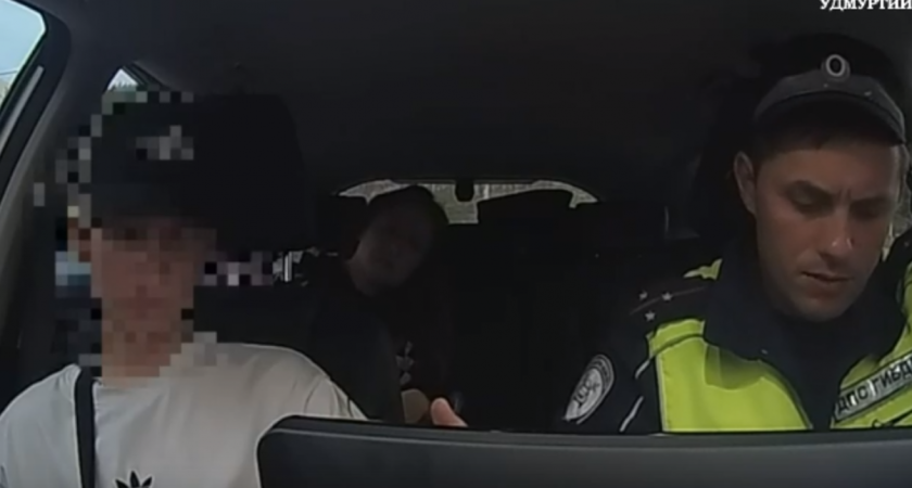 В Ижевске полицейские в ходе преследования задержали несовершеннолетнего водителя