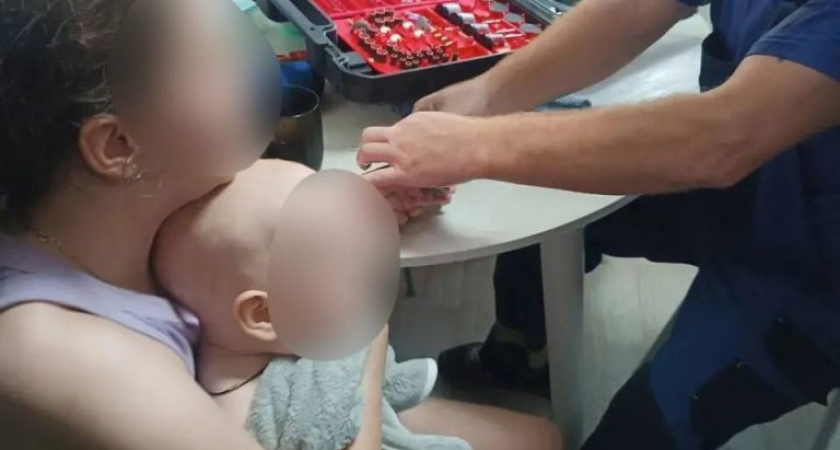 Спасатели помогли 11 месячному ребенку в Ижевске