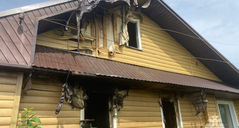 Грозовой разряд вновь стал причиной пожара в Удмуртии