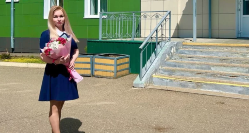 Глазовских учителей наградили за заслуги в педагогической деятельности