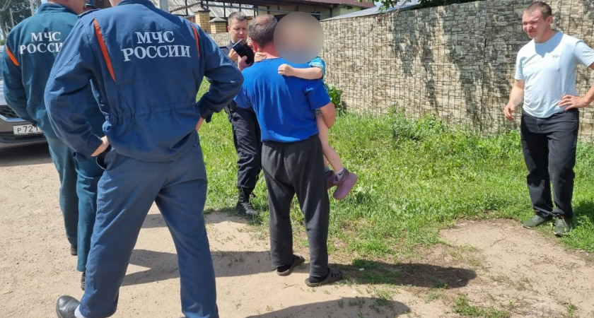 Трёхлетнего малыша потеряли в Кизнере и нашли в двух километрах от дома