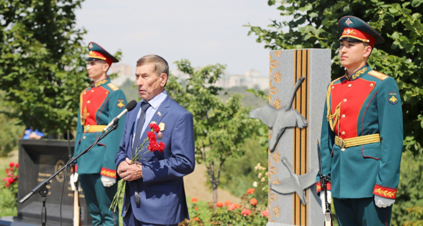 Памятный знак «Воинам-уроженцам Удмуртии» появился на Мамаевом кургане