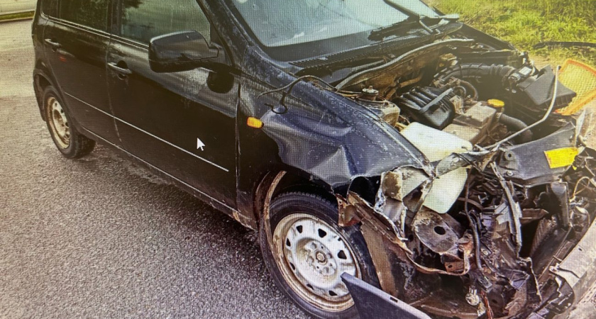 На перекрестке у поселка Птицефабрик случилось серьезное дтп