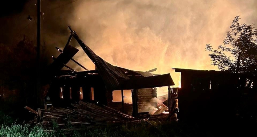 Два человека погибли в пожаре в Удмуртии