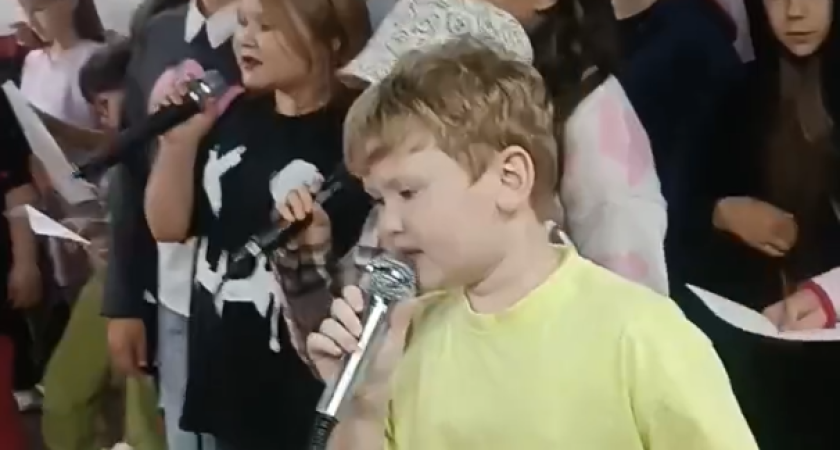 В Глазове в течение лета проходит фестиваль «Поющий город» (4+) (ВИДЕО)