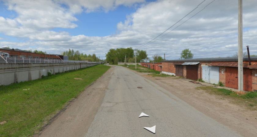 Прокуратура через суд заставила власти Глазова провести ремонт дороги на улице 2-й Набережной