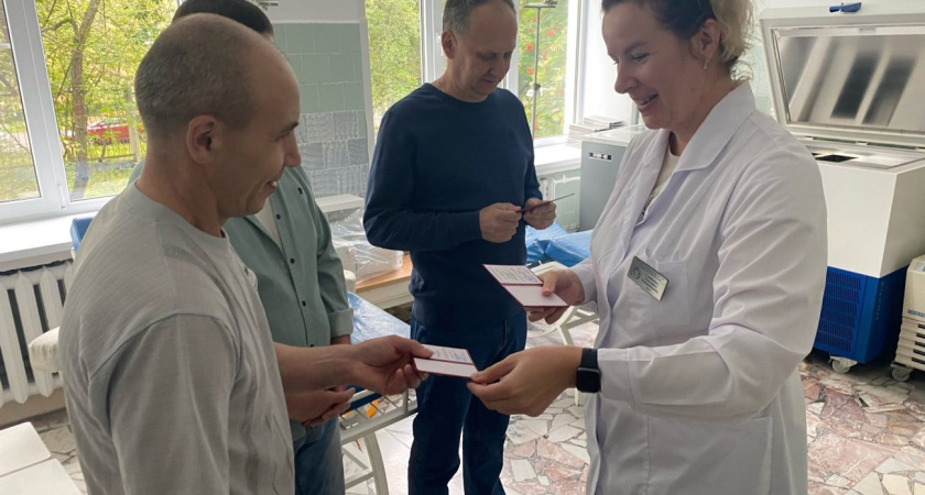 Еще пять «Почетных доноров России» появились в Глазове