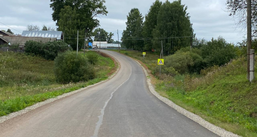 В четырех деревнях Глазовского района приемку прошел ремонт дорог - было выявлено несколько недочетов