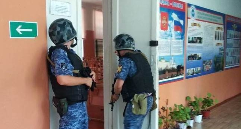 В глазовских школах проходят учения по антитеррору
