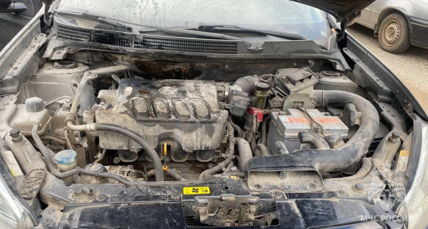 В Ижевске женщина потушила свой автомобиль «Ниссан Кашкай»