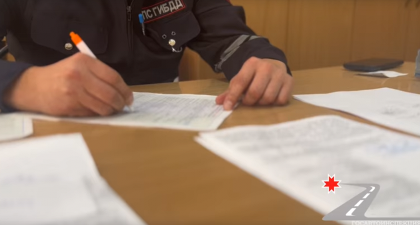 Более сотни неоплаченных штрафов водителя из Удмуртии обернулись арестом его автомобиля