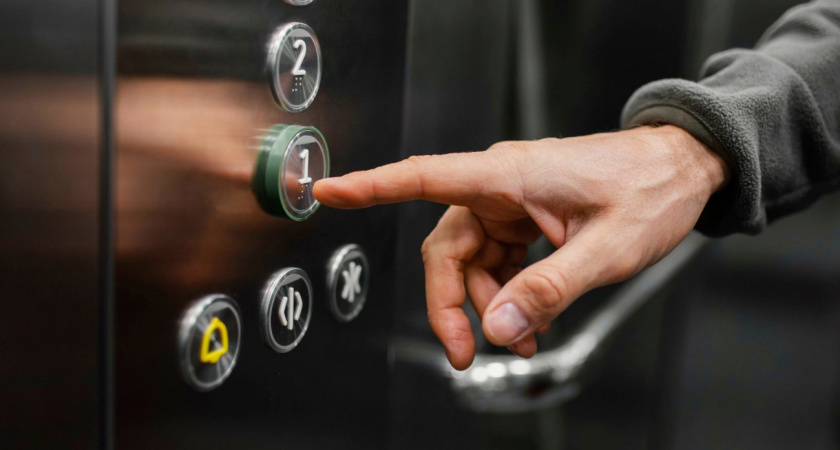 Шесть новых лифтов появится в домах Глазова в 2025 году