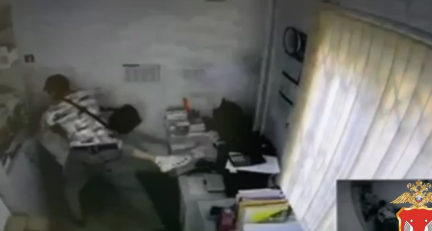 В Удмуртии на фармацевта аптеки напал 50-летний мужчина (ВИДЕО)