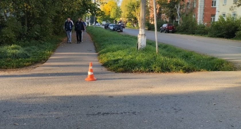 На улице Ленина в Глазове велосипедист столкнулся с автомобилем