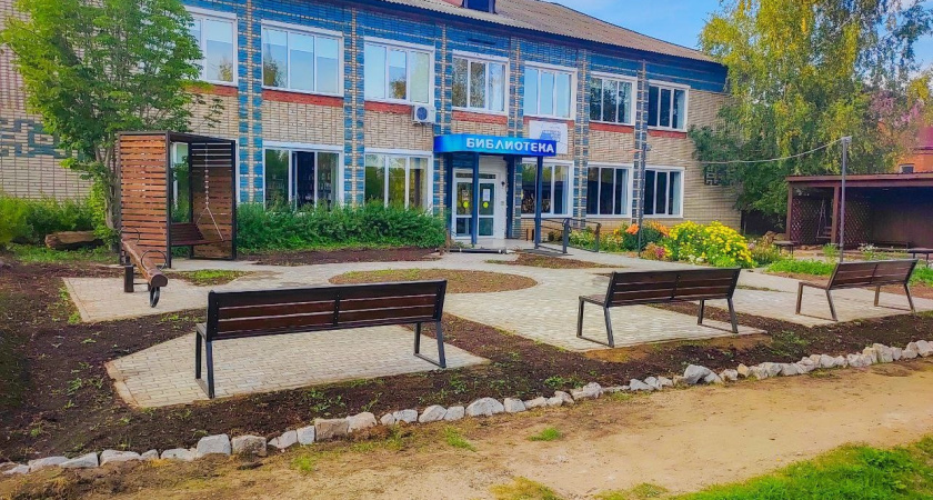 В Яру появился «Литературный дворик»