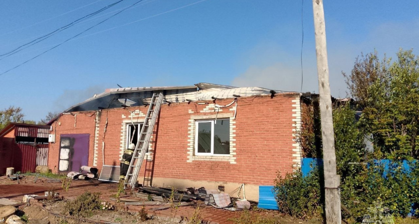 В Глазовском районе мужчина чуть не сгорел при пожаре