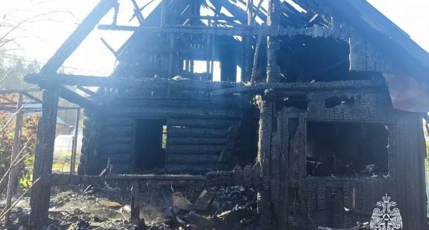 Дом сгорел из-за электровелосипеда в Удмуртии
