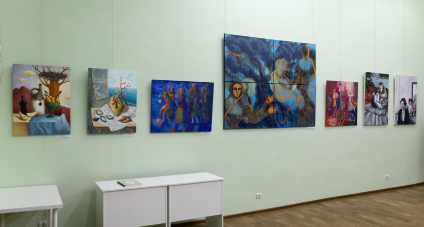 Работы Союза художников Удмуртии выставлены в Сарапульском музее-заповеднике в проекте "Для всей семьи" (0+)