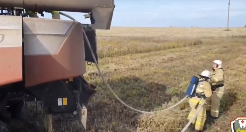 Очередной комбайн сгорел в Удмуртии при уборке урожая