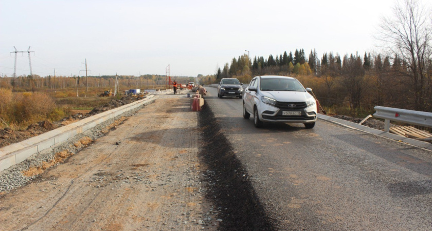 Два моста ремонтируют в Игринском районе через реку Лоза