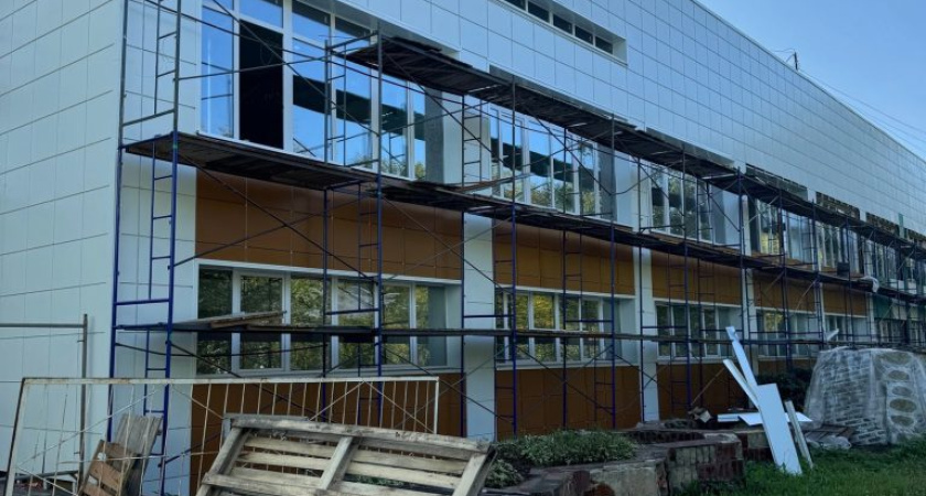 Капитальный ремонт Глазовской межрайонной больницы выполнен на 65%