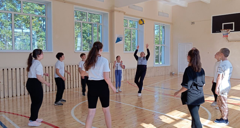 В сельских школах Удмуртии отремонтировали 19 спортзалов