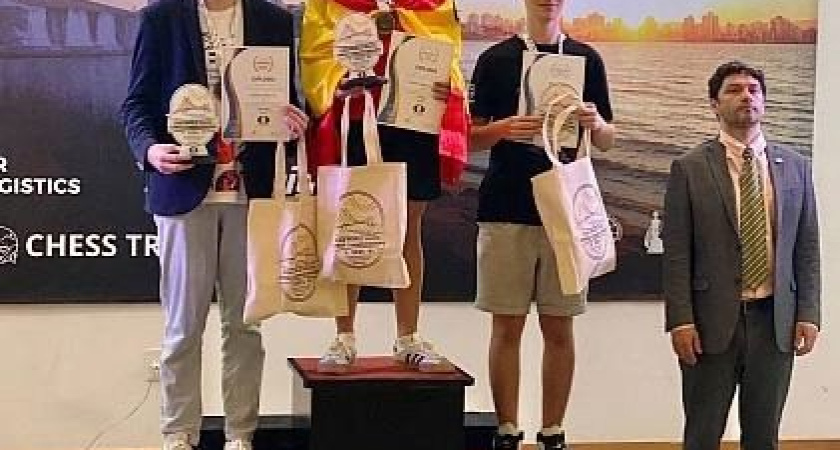 Школьник из Удмуртии Никита Калинин вновь взял медаль на первенстве мира по шахматам в Бразилии