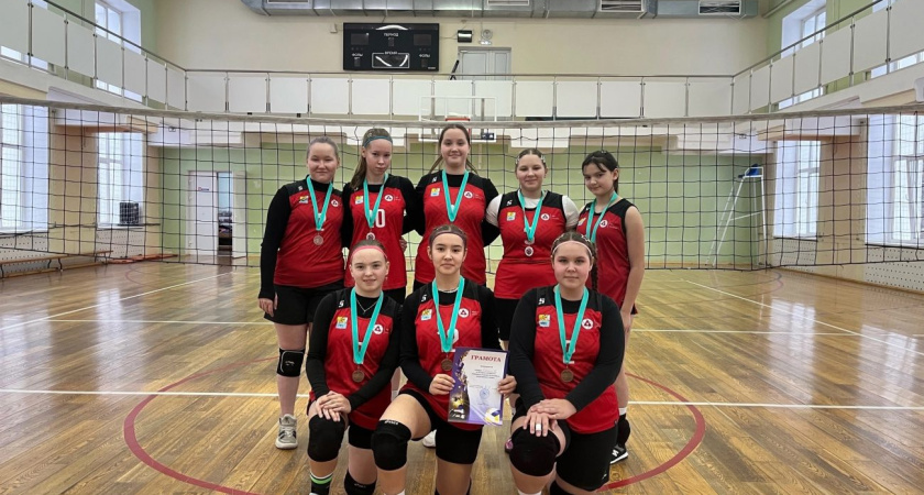 Глазовские волейболистки вышли в финал в зональном Первенстве Удмуртии