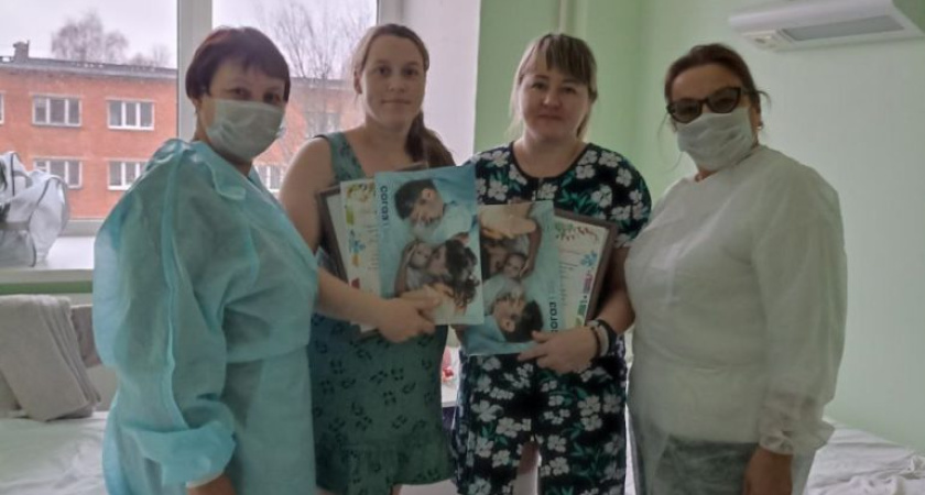 В Глазовском роддоме поздравили новоиспеченных мамочек с Днем матери