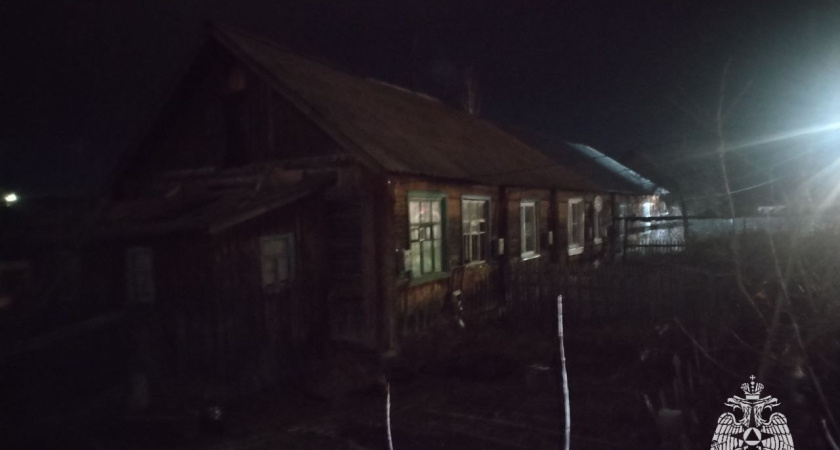 Семейная пара чуть не сгорела заживо на пожаре в Удмуртии