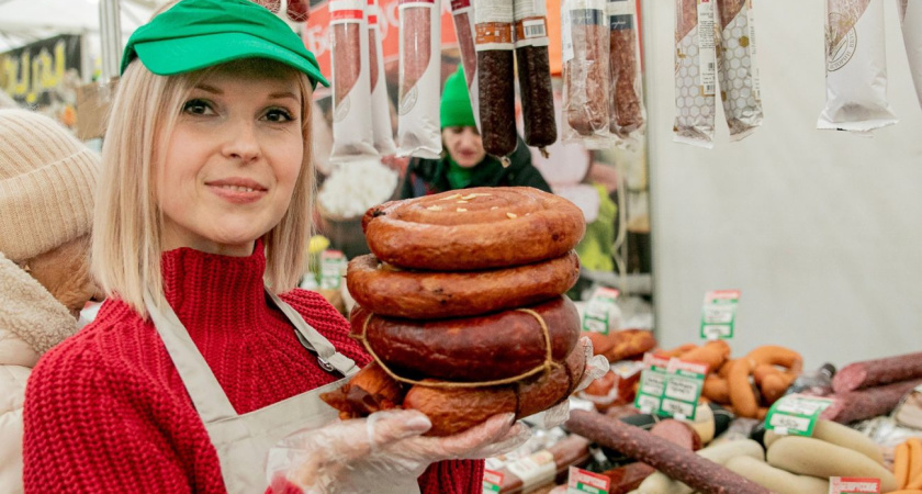 С 11 по 15 декабря Новогодняя ярмарка в фойе ЛДС "Глазов Арена", 0+