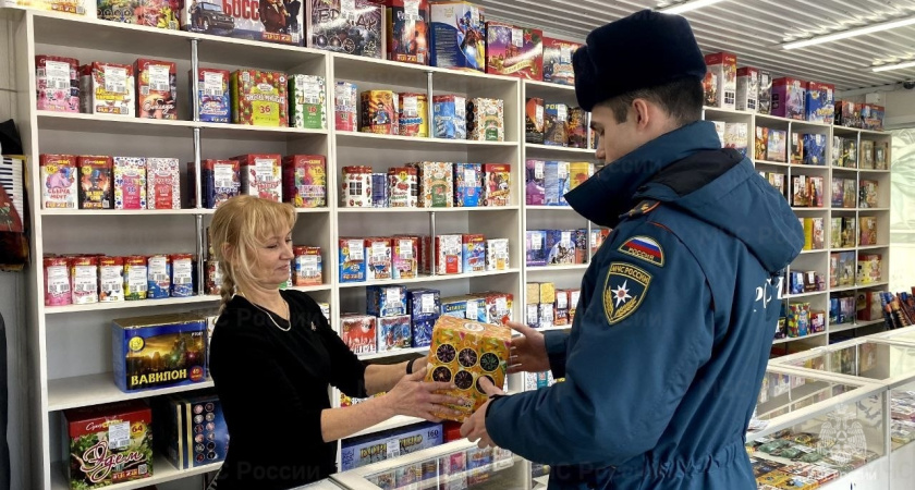 Спасатели Удмуртии напоминают о правилах использования пиротехники