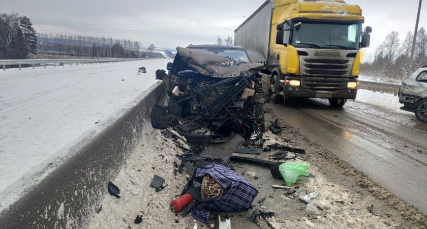 Водитель иномарки погиб в ДТП в Удмуртии