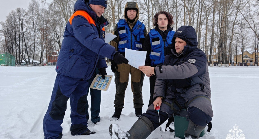 Сотрудники МЧС напоминают жителям Удмуртии про опасность льда
