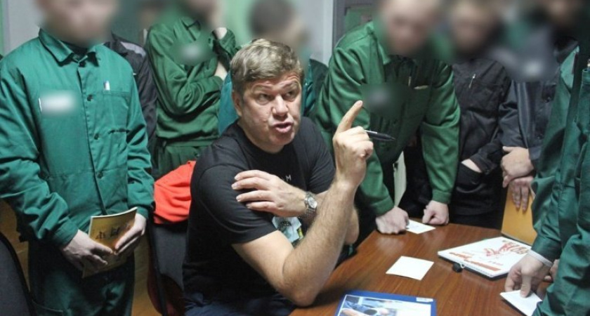 Дмитрий Губерниев пообщался с малолетними хулиганами в Удмуртии