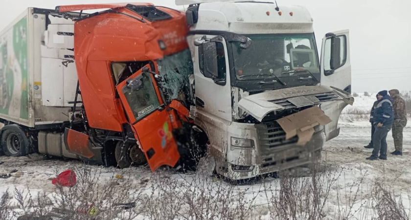 "Камаз" и тягач столкнулись на трассе Удмуртии
