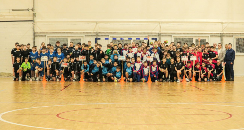 В Глазове проходит Международный турнир по гандболу