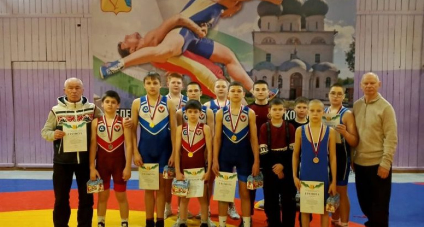Юные борцы Глазова вновь завоевали медали