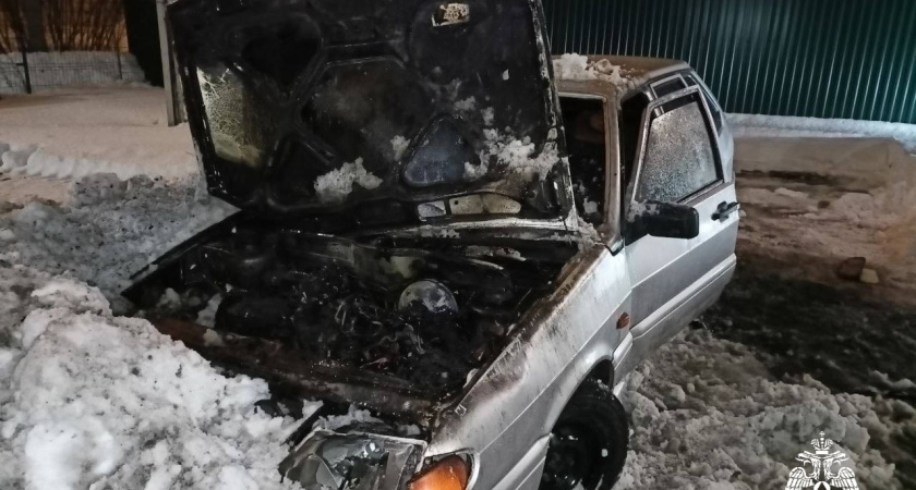 Два автомобиля горели вчера в Удмуртии