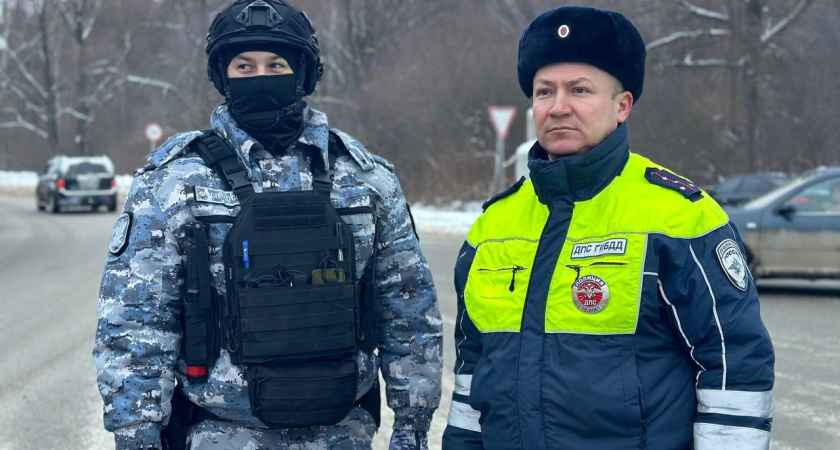 На дорогах Удмуртии дежурят госавтоинспекторы вместе с судебными приставами