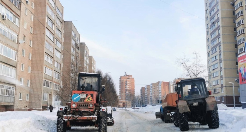 На улицах Глазова будут запрещать парковку на время расчистки дорог и обочин