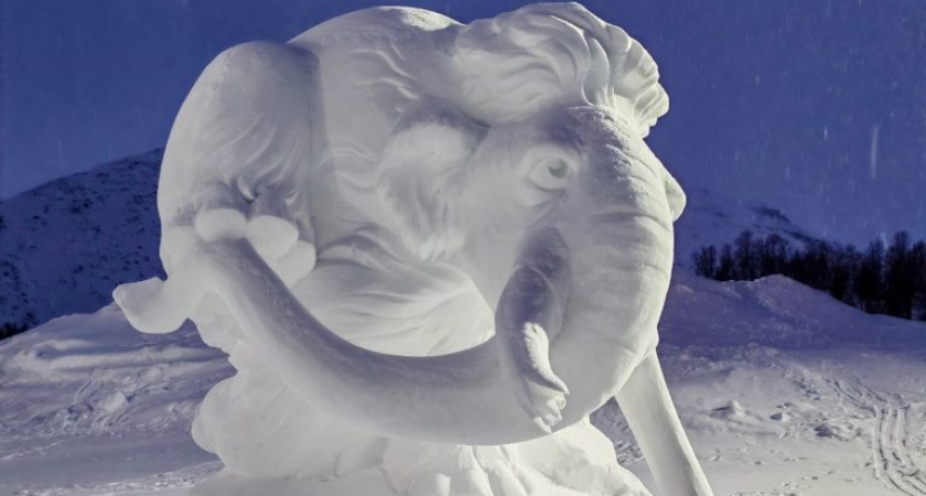 Скульптор из Удмуртии заняла первое место на фестивале «СНЕГОЛЕД-2025» (0+)