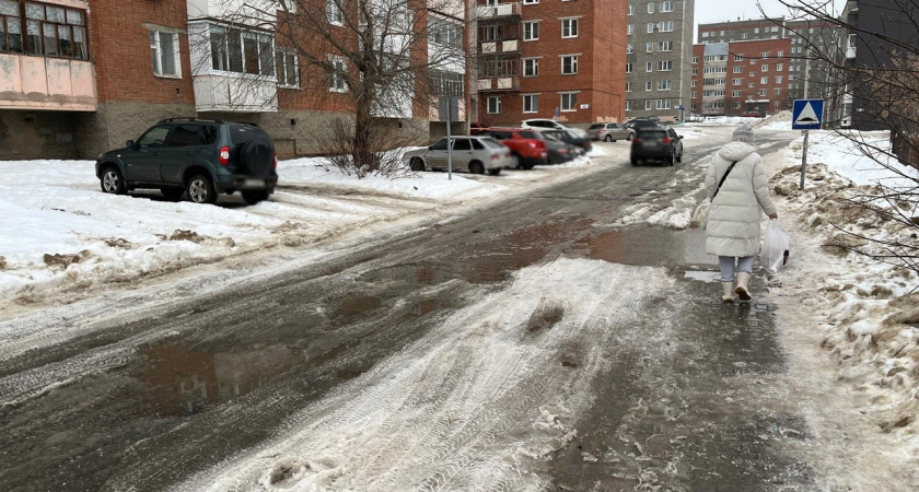 В Воткинске водитель сбил пешехода и уехал с места ДТП