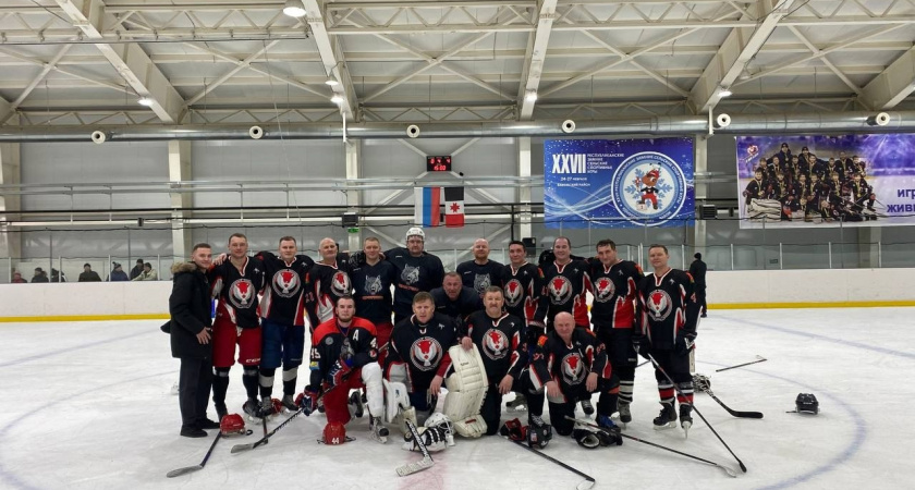 Команда Глазовского района приняла участие в отборочных соревнованиях по хоккею с шайбой