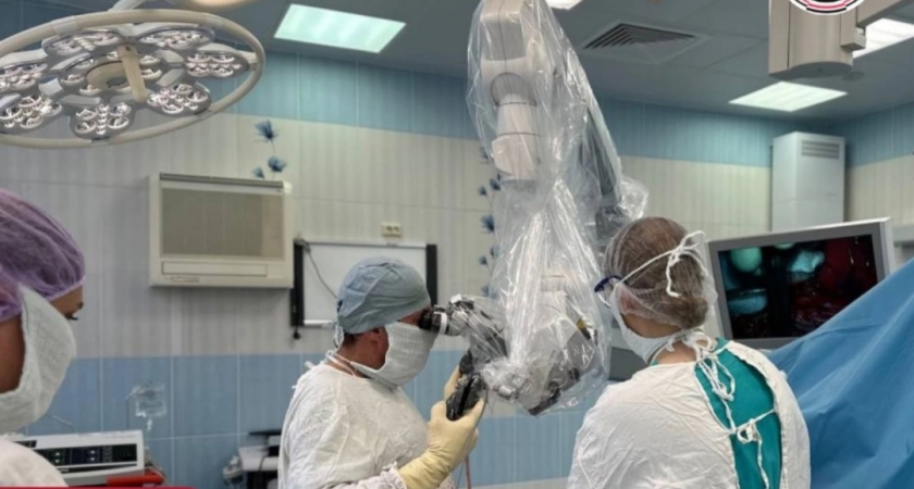 В Удмуртии нейрохирурги прооперировали женщину с гигантской опухолью мозга