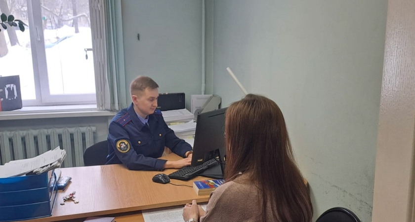 В Удмуртии три оператора Центра обработки вызовов «112» подозреваются в продаже информации