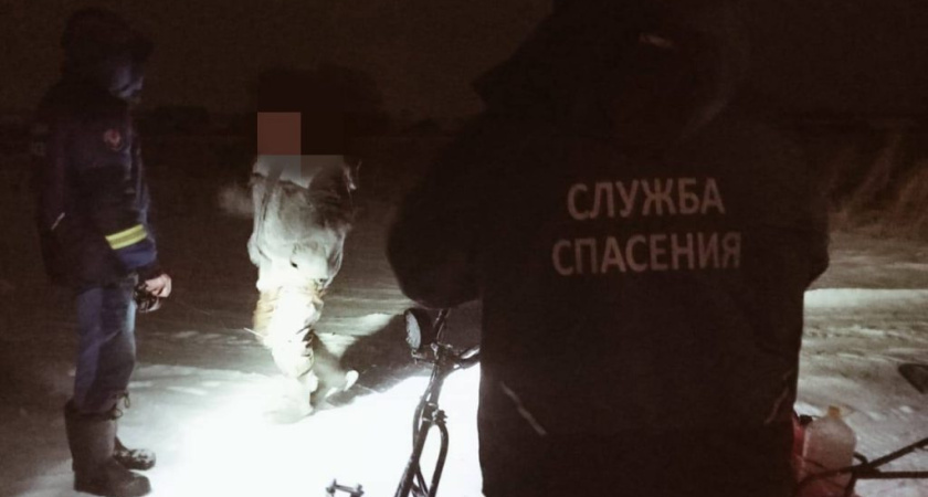 В Удмуртии мужчина заблудился в лесу на снегоходе