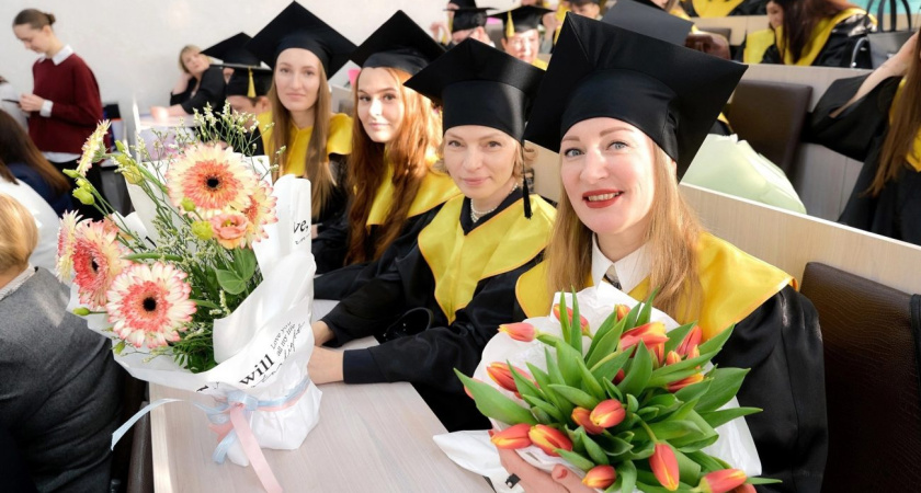 36 магистров Короленковского университета получили дипломы