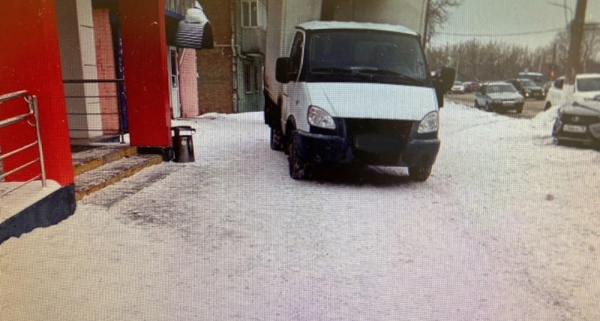 В Глазове пешеход попал под грузовик