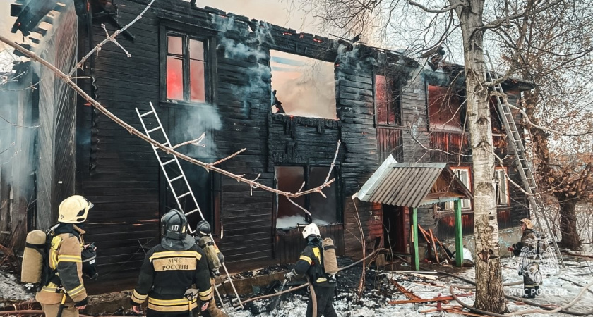 Два человека обнаружены погибшими на пожаре в Удмуртии